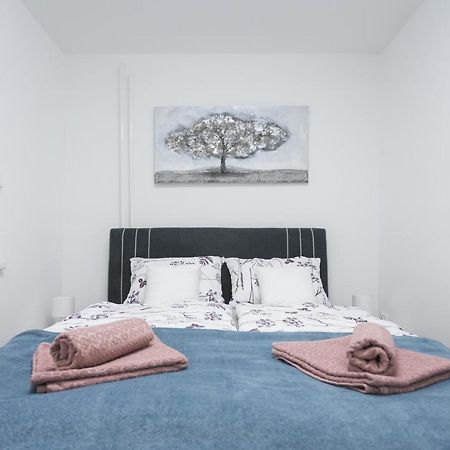 Apartman Lariva オシエク エクステリア 写真