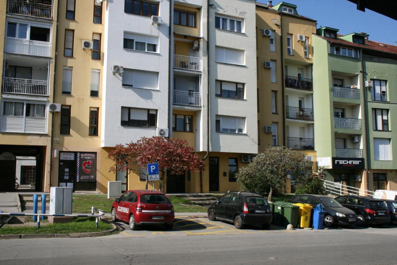 Apartman Lariva オシエク エクステリア 写真